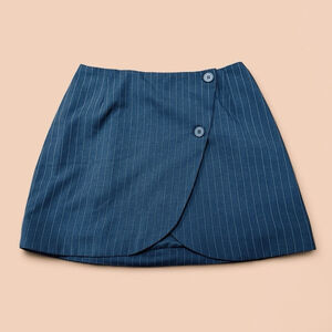 Glassons Pinstripe Mini Skirt Wrap Officecore Schoolgirl Y2K Model Off Duty 8